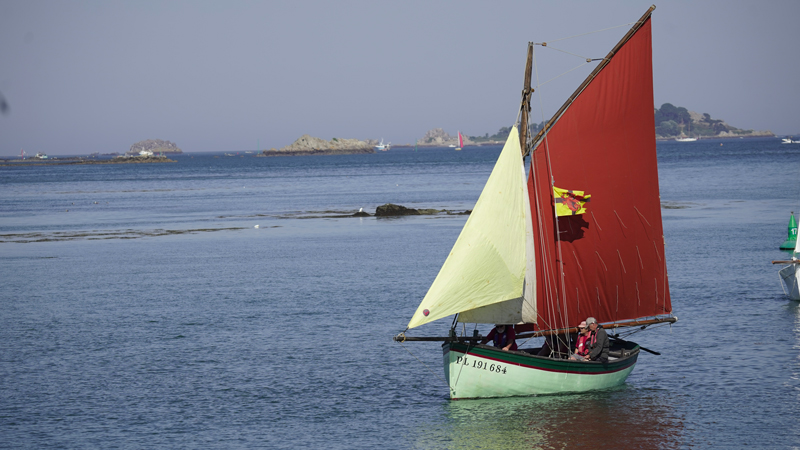 Gréement dans le port de paimpol