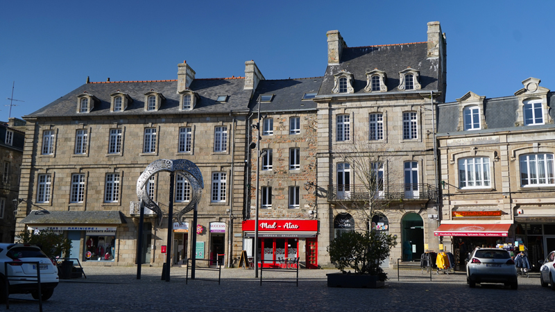 La place du Martray à Paimpol